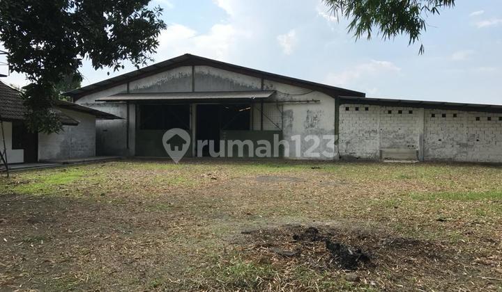 For Sale Warehouse in Pongangan Village, Easy Access to Manyar Gresik Toll Gate