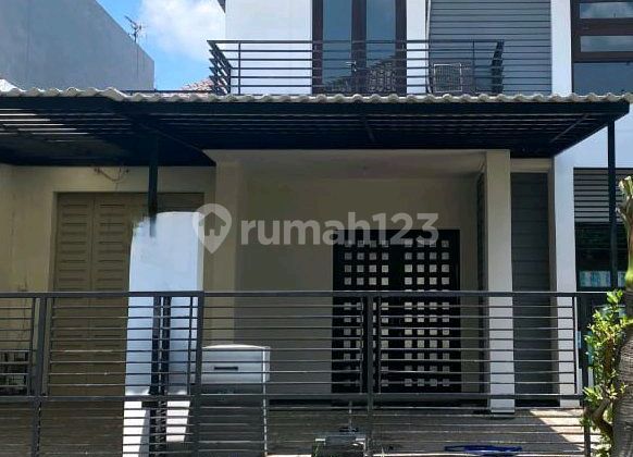 Disewakan Rumah Minimalis Dua Lantai Prambanan Residence Wiyung