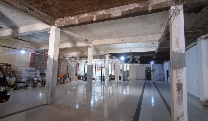 For Rent Two-Story Building Strategic Location In Central Surabaya