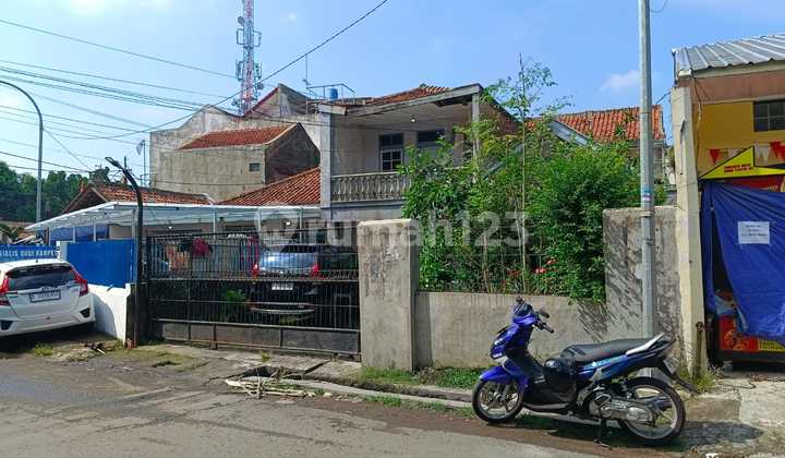 House suitable for business or office in Babakan Tarogong near Festival Citylink and Immanuel Hospital. 1