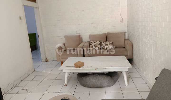 House suitable for business or office in Babakan Tarogong near Festival Citylink and Immanuel Hospital. 2