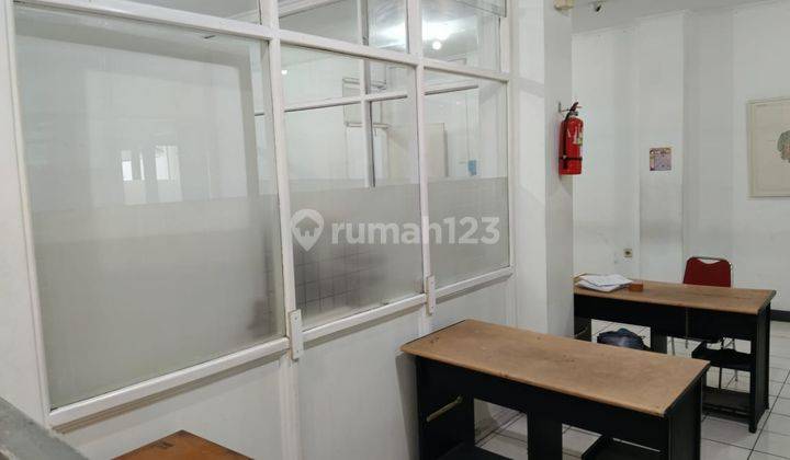 Kantor di Buah Batu dekat Universitas Langlangbuana 2