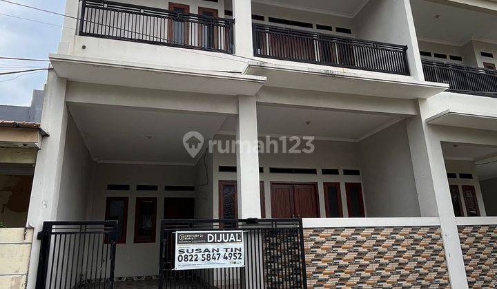 Dijual Rumah Siap Huni Di Cluster Candrabaga, Bekasi 1