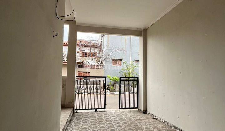 Dijual Rumah Cantik di Cluster Candrabaga Bekasi 2