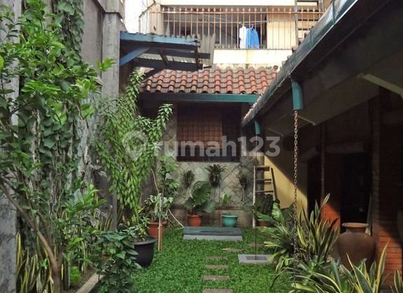 Rumah 2 Lantai Bagus di Komplek Deplu , Bintaro, Tangerang Selatan