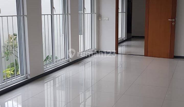 Rumah 2 Lantai Bagus Semi Furnished di Senopati, Jakarta Selatan 2