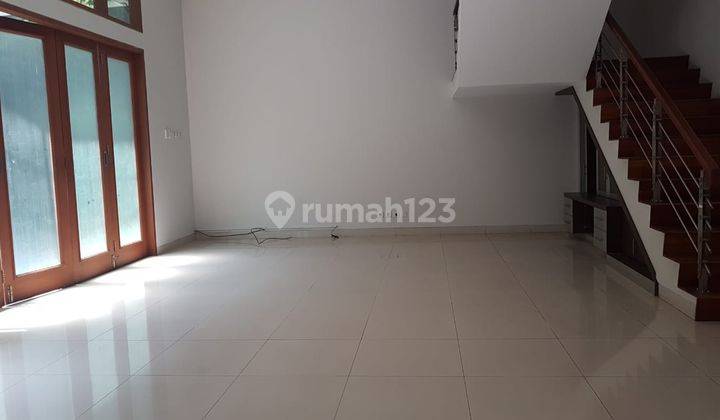 Rumah 2 Lantai Bagus di Dekat Area Senopati, Jakarta Selatan 2