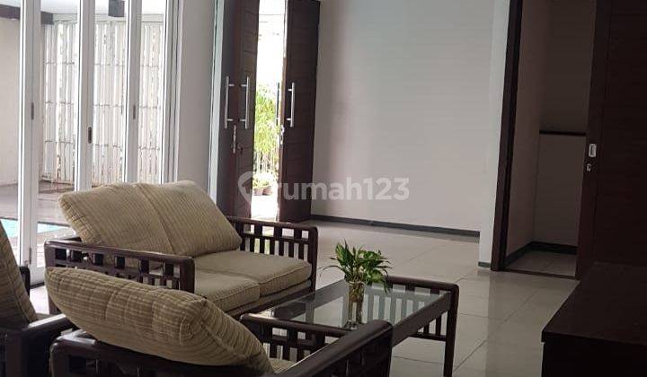 Rumah 2 Lantai Furnished di Area Senopati, Jakarta Selatan 2