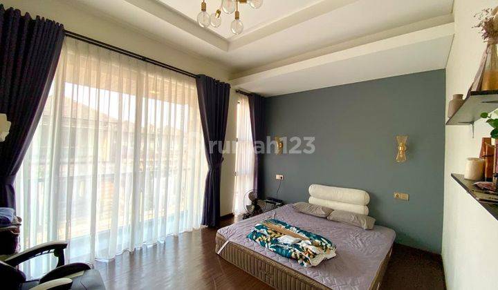 Rumah Bagus Furnished di Golden Stone, Tangerang Selatan 2