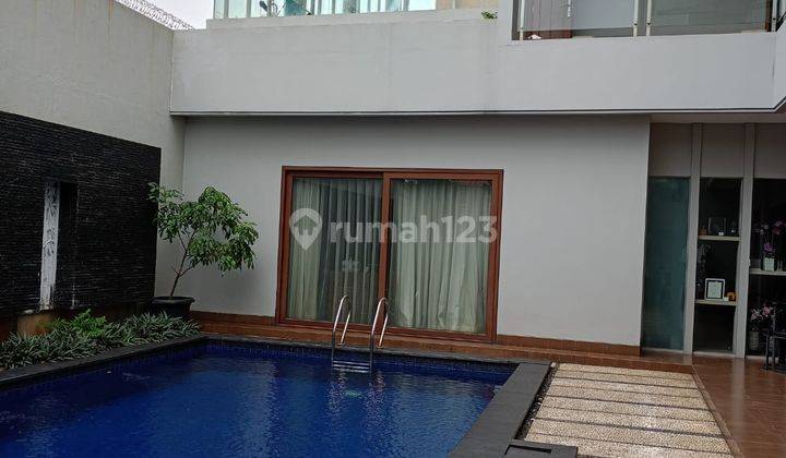 Rumah 3 Lantai Bagus Semi Furnished di Permata Hijau 2, Jakarta Selatan 1