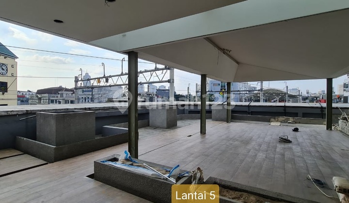 Ruang Usaha 5 Lantai Dengan Rooftop di Blok M, Jakarta Selatan 1