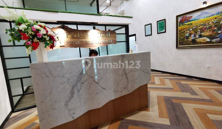 Perkantoran di Belleza Shopping Arcade, Permata Hijau, Jakarta Selatan 128 m 2