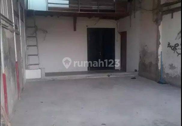 Gudang di Bojong Indah, Jakarta Barat 300 m Butuh Renovasi 1