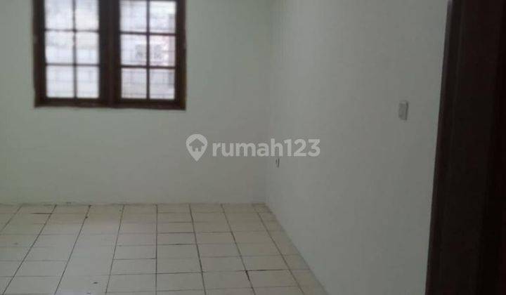 Rumah 2 Lantai Bagus Unfurnished SHM di Pondok Pinang, Pondok Indah, Jakarta Selatan 1