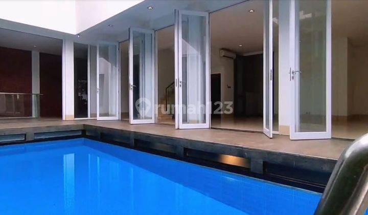 Rumah 3 Lantai Furnished di Pondok Indah, Jakarta Selatan 1