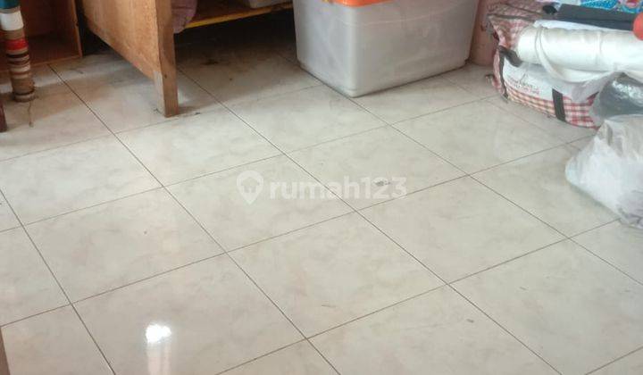 Rumah 2 Lantai Bagus Semi Furnished SHM di Citra Garden 2, Jakarta Barat 1