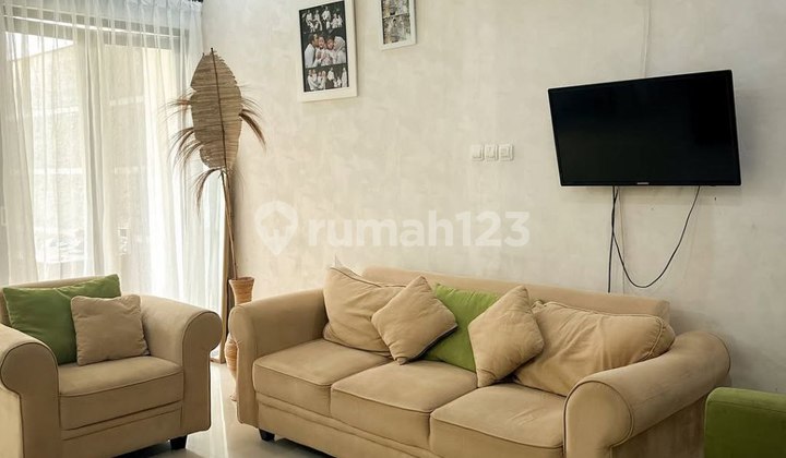 Rumah Cantik Minimalis Semi Furnished di Komplek Antapani One Gate