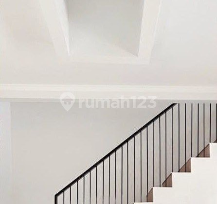 New Minimalist 2-Story House Fully Furnished in Cisaranten Arcamanik Complex with SHM 2