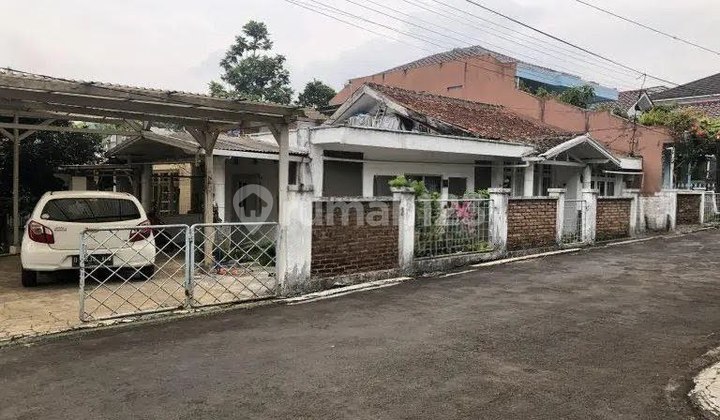 Quick Sale: Affordable Land-Counted House Below Market Price in Dago Near ITB, Suitable for Boarding.