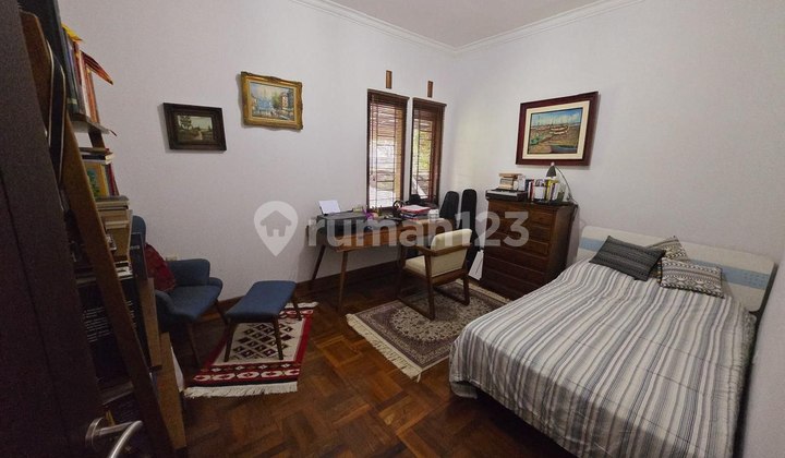 Rumah Hook Lingkungan Asri di Setiabudi Regency Dekat Upi 2