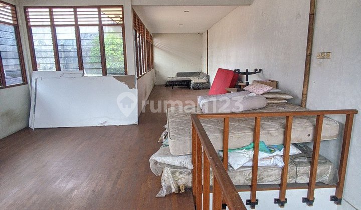 Selling Former Contractor Office in Setrasari Pasteur Near Toll Road Cheap 2