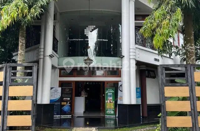 Rumah Strategis di Kawasan Bandung Utara Cocok untuk Usaha dan Kantor Rumah Strategis di Kawasan Bandung Utara Cocok untuk Usaha dan Kantor