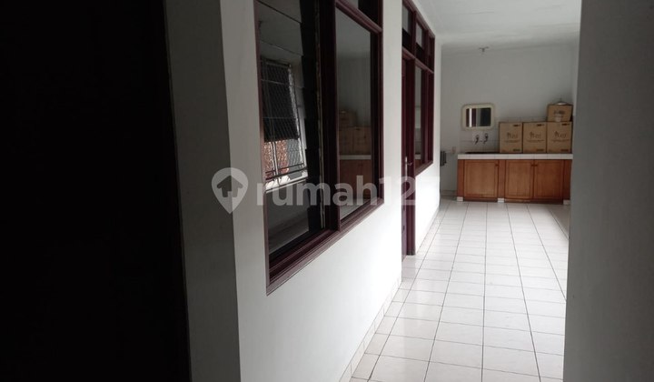 Rumah Strategis Pusat Kota Cocok untuk Usaha atau Kantor di Sayap Riau 2