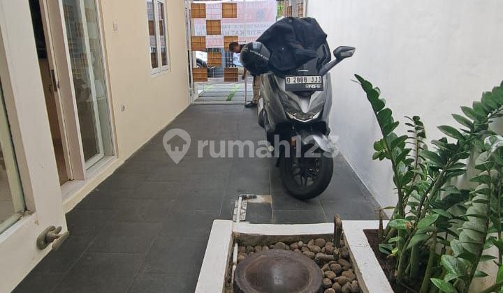 Rumah Cantik 2 Lantai Semi Furnished di Burangrang Sayap Pelajar Pejuang 2