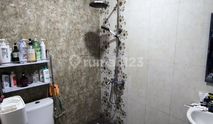 Rumah Minimalis Modern 2 Lantai di Istana Sudirman 2