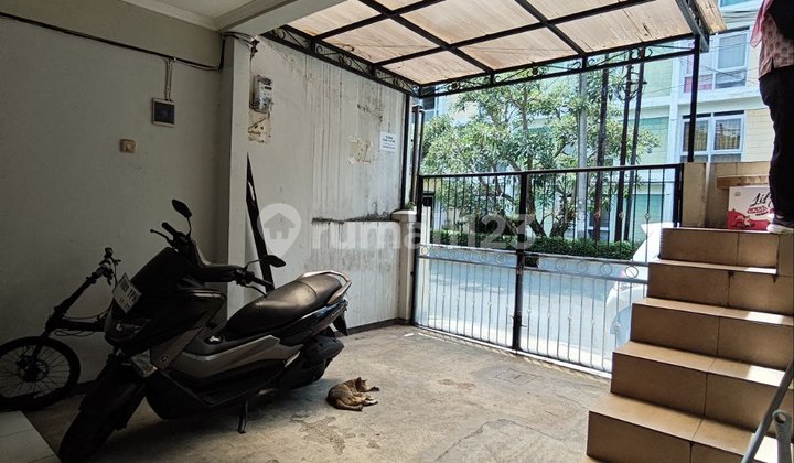 Selling Fast: 2-Story Girls' Boarding House in Turangga, Central City 2