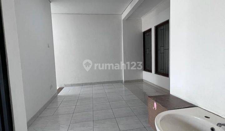 Dijual rumah di Emerald Bintaro 1