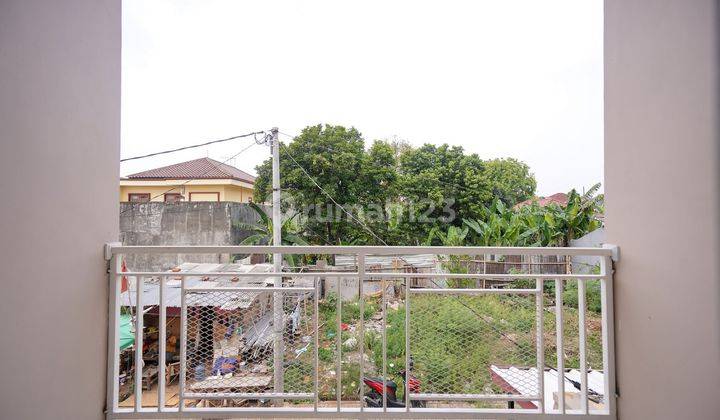 Rumah SHM 2 Lantai Dekat Grand Galaxy Park Siap Huni J26001 2