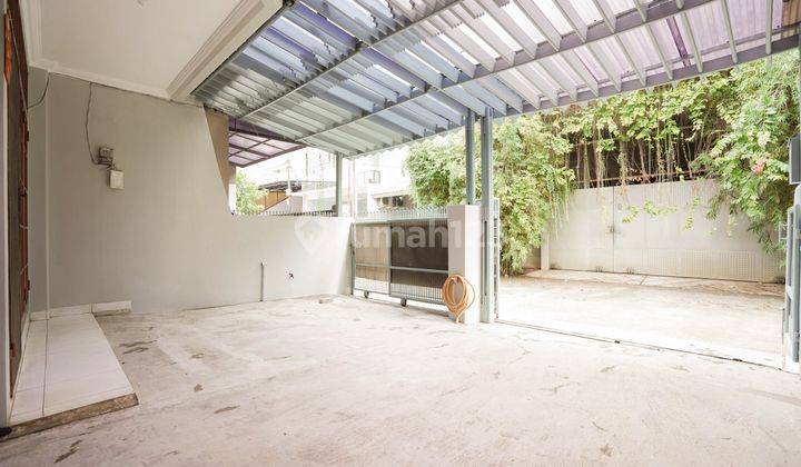 Dijual Rumah Strategis 2 Lantai Kembangan Baru 2