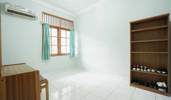 Dijual Rumah Strategis 2 Lantai Kembangan Baru 10