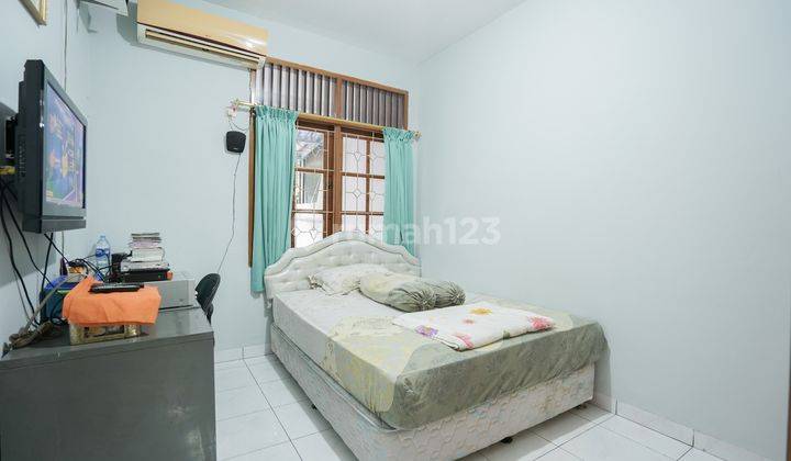 Dijual Rumah Strategis 2 Lantai Kembangan Baru 15