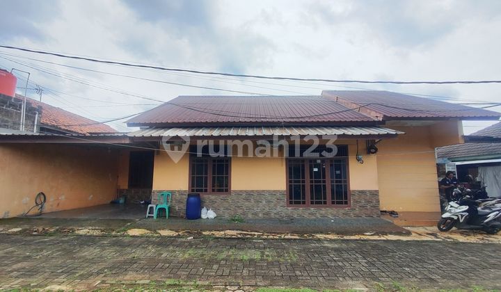 Rumah Tanah Luas 8 Menit ke Terminal Sawangan Hadap Selatan J42715 Rumah Tanah Luas 8 Menit ke Terminal Sawangan Hadap Selatan J42715