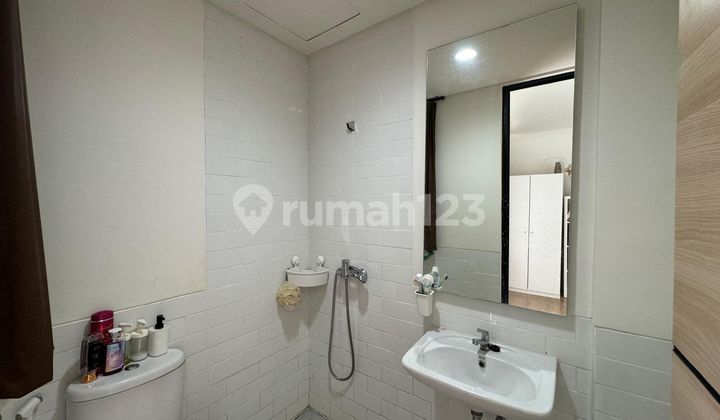 Rumah 2 Lt Strategis Idaman Keluarga 10 Menit ke Grand Serpong Mall J26420 2