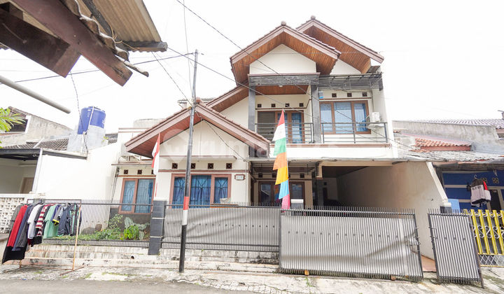 Strategic House 6 Minutes to Kartika Husada Hospital Jatiasih Flood-Free J36269