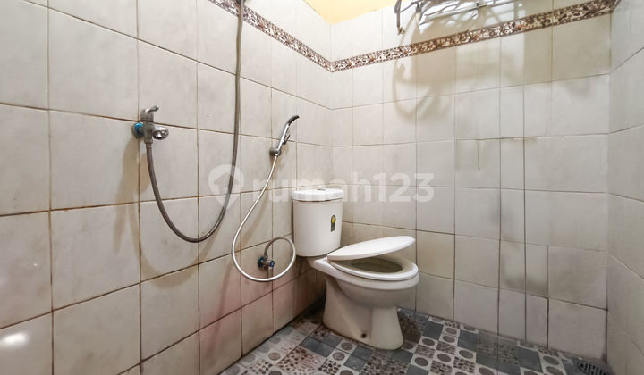 Ready-to-Occupy House Near Pamulang 10 Minutes to Hospital and Mall Facing North J35490 2