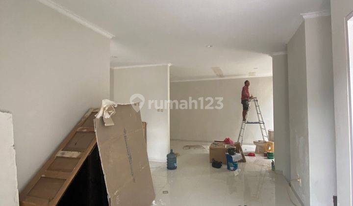 Rumah Luas 2 Lt Hadap Timur 6 menit ke Eka Hospital Cibubur di KotWis Bisa Nego J-26915 2