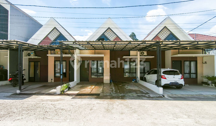 15 Minutes to The Park Sawangan House, SHM, Ready to Occupancy, Assisted with KPR J-31716 15 Minutes to The Park Sawangan House, SHM, Ready to Occupancy, Assisted with KPR J-31716