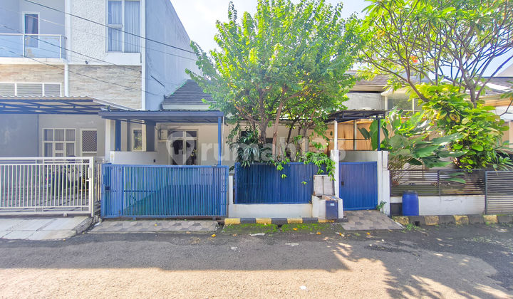 2 BR House Strategic 14 Minutes to Transpark Mall Bintaro North Facing J38766