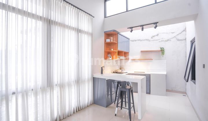 House 12 Minutes to Bekasi Junction Mall Flood-Free Ready for Mortgage J-36510