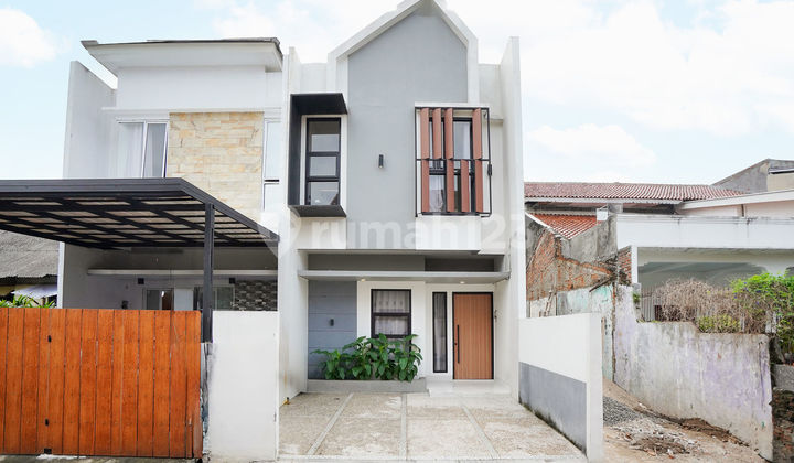 Rumah Strategis SHM 8 Menit ke RS Mitra Keluarga Hadap Selatan J35044