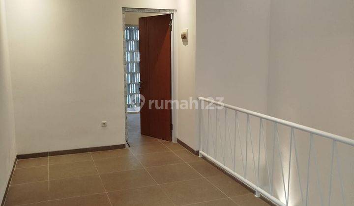 Rumah Siap KPR 15 Menit ke Mall Cijantung LB 150 Free Renov J32829 2