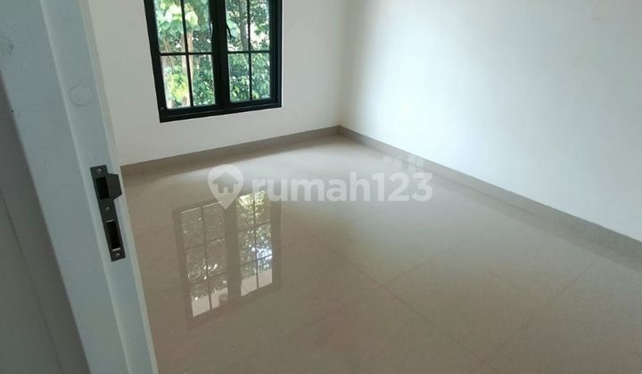 Rumah 15 Menit ke Plasa Cibubur SHM Hadap Selatan Siap KPR J-39642 2