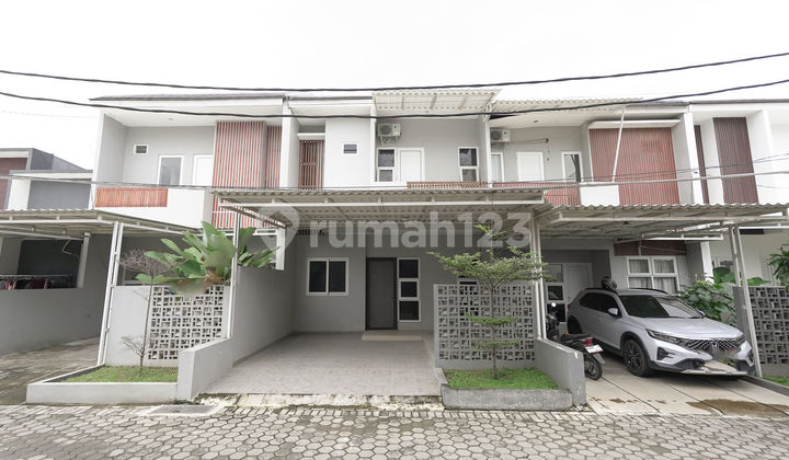 Rumah 2 Lt Strategis 15 Menit ke Stasiun Bekasi Timur Siap Huni J34030
