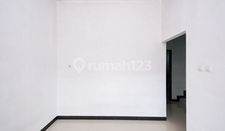Minimalist House 10 Minutes to Kartika Husada Hospital LT 100 East Facing J34652 2