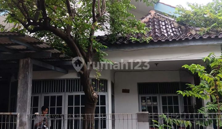 Rumah Tanah Luas 5 Menit ke Gerbang Tol Jatibening Hadap Utara J42756