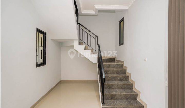 Rumah LB 135 Siap Huni Akses Dekat Stasiun Kalideres Hadap Selatan J25640 2
